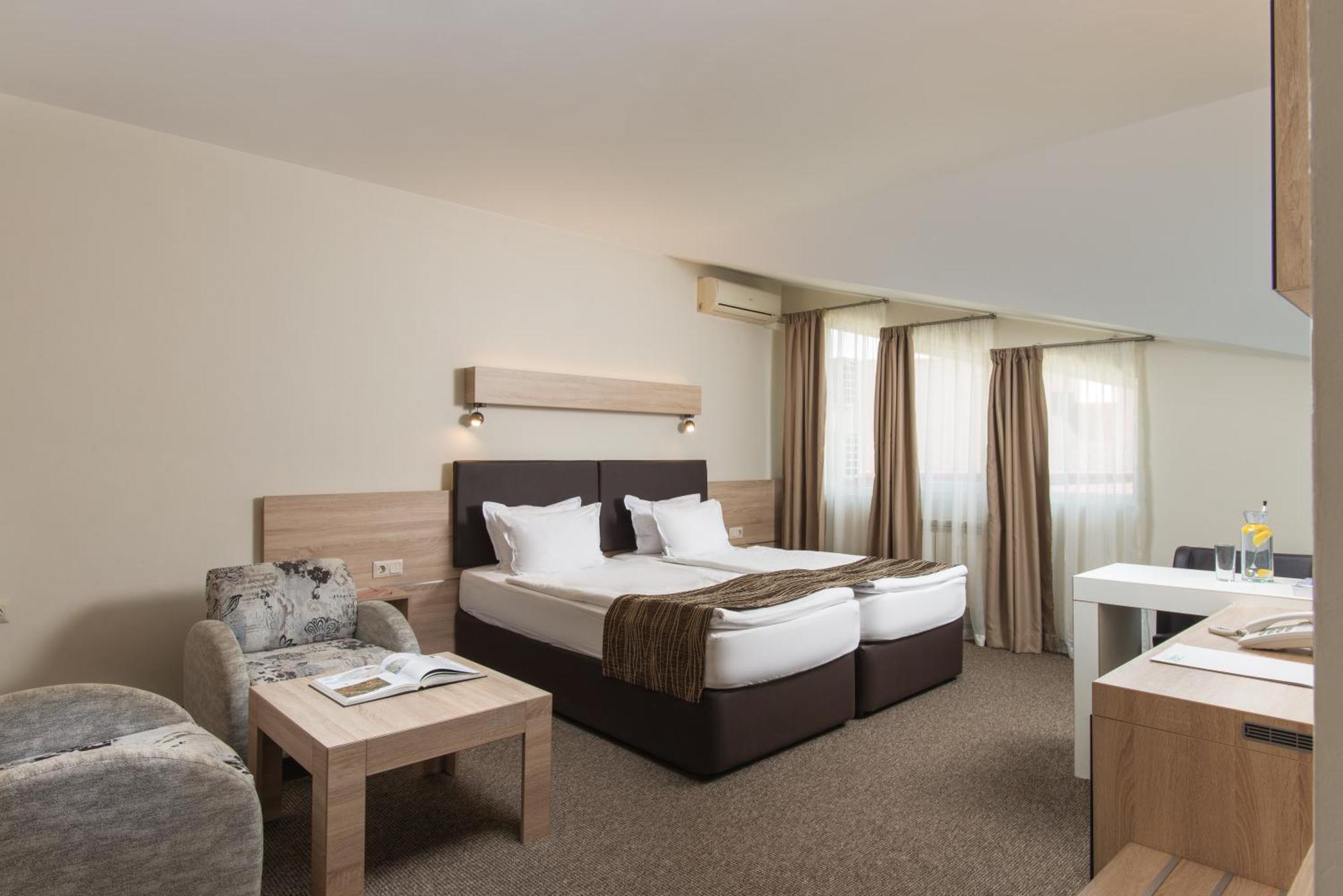Hotel Jasmin 3*